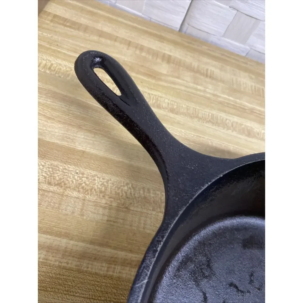 Lodge 8 CF Cast Iron Skillet Chicken Fryer 10 1/4